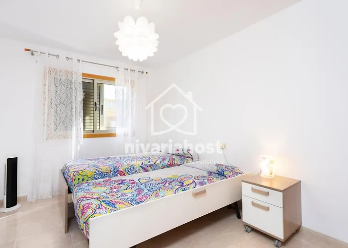 The Pearl El Medano, By Nivariahost El Médano