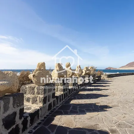 The Pearl El Medano, By Nivariahost *